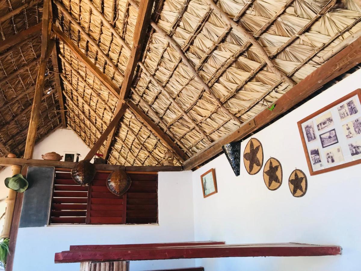 Bed and Breakfast Le Trou Normand Antsiranana Exterior foto