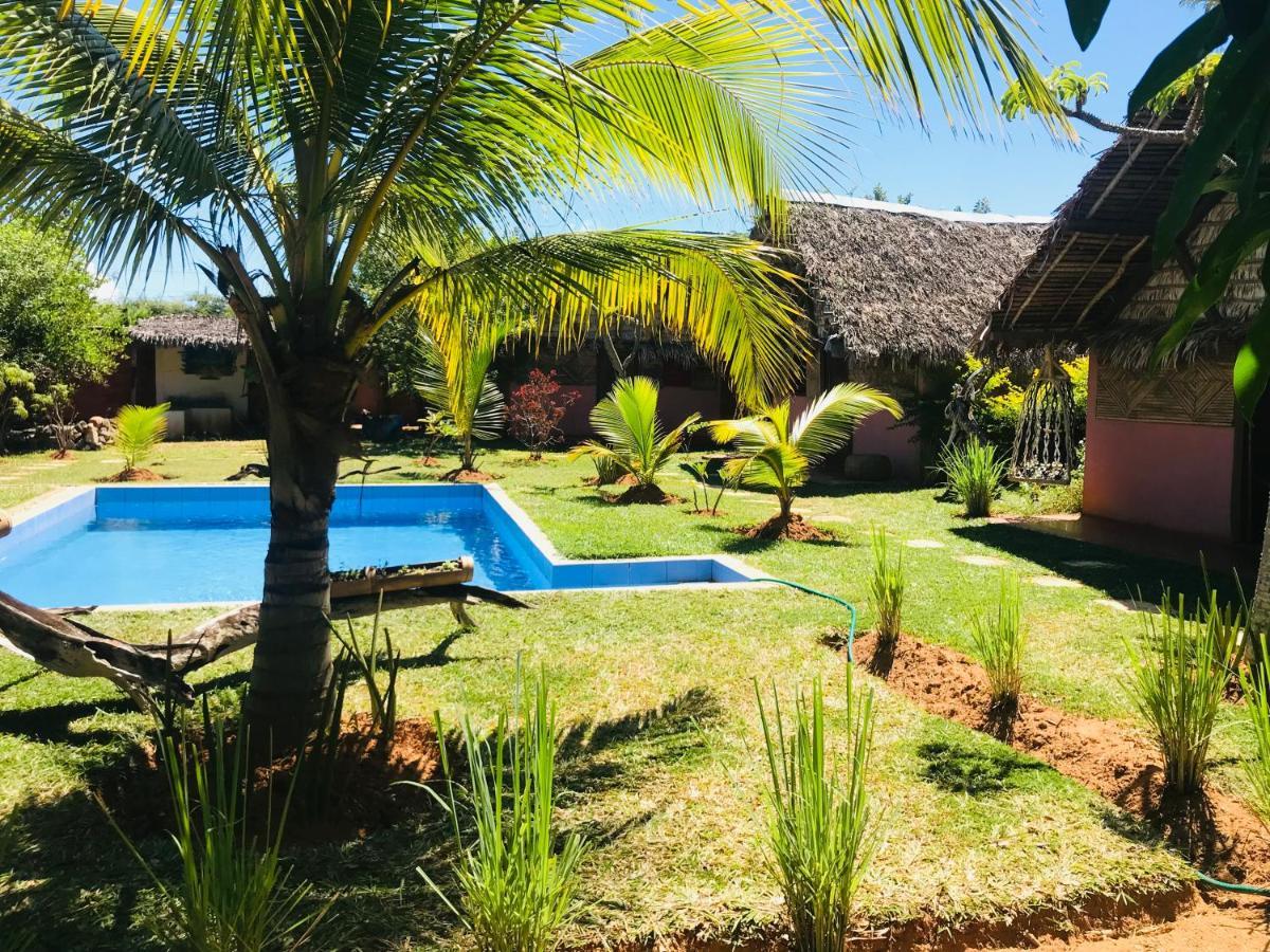 Bed and Breakfast Le Trou Normand Antsiranana Exterior foto